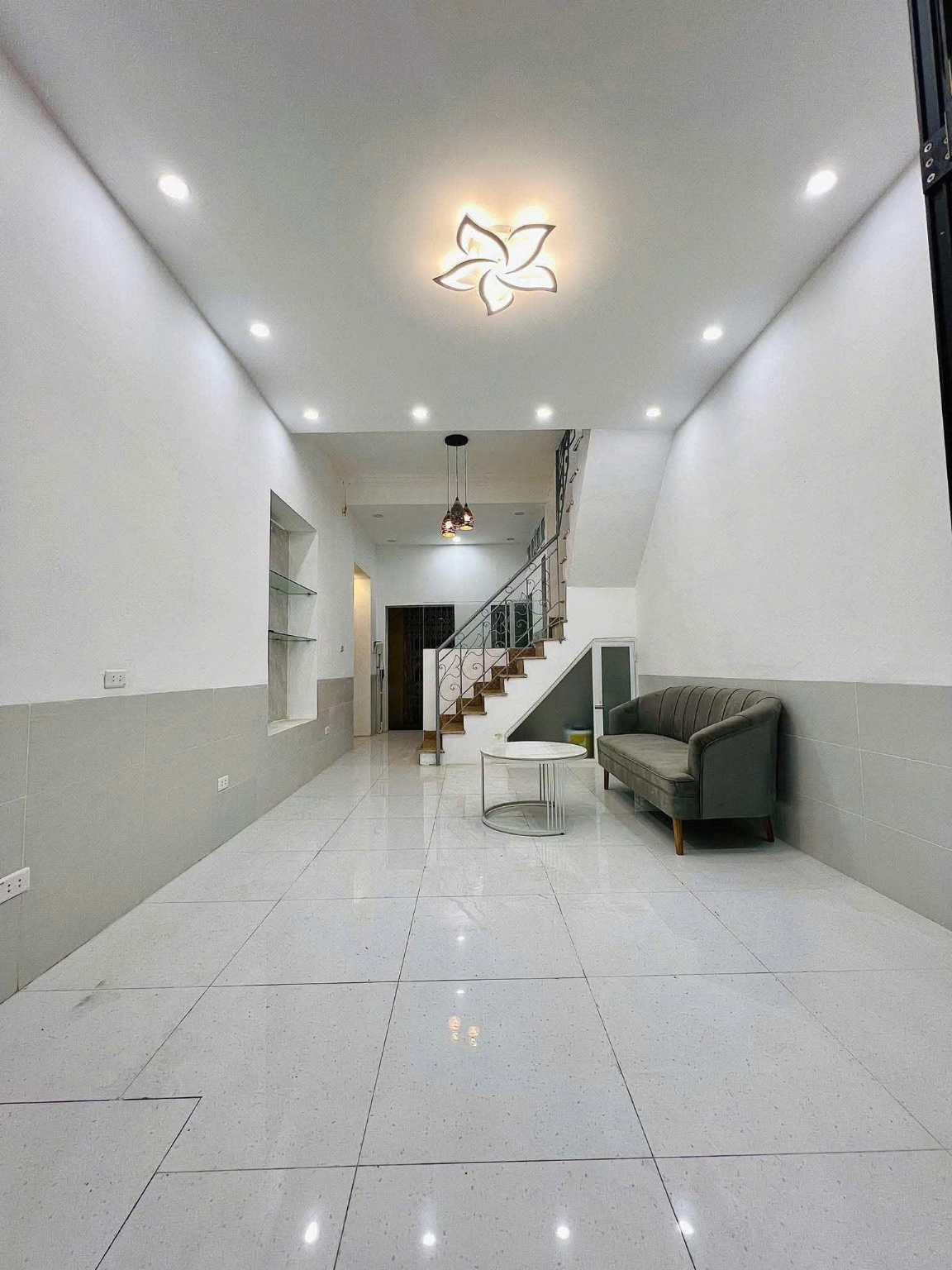 Cho thuê nhà ngõ 28 Văn Hương 3 tầng x 31m2, 2 ngủ, 8 Triệu ở hộ gia đình - Ảnh 3